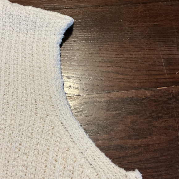 Abercrombie & Fitch Off-White Knit Pullover - Picture 2 of 8